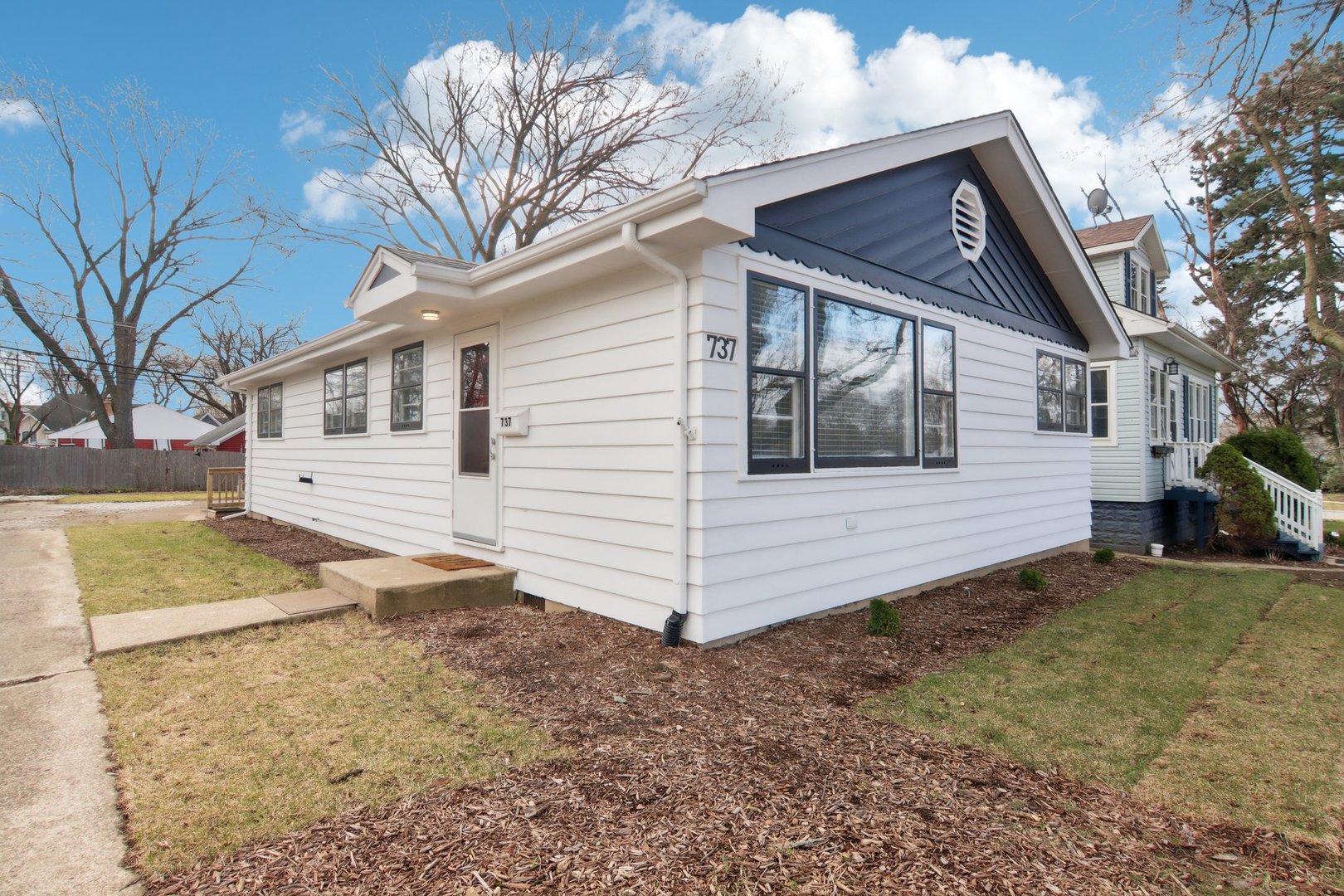 737 S Jackson Street, Hinsdale, IL 60521