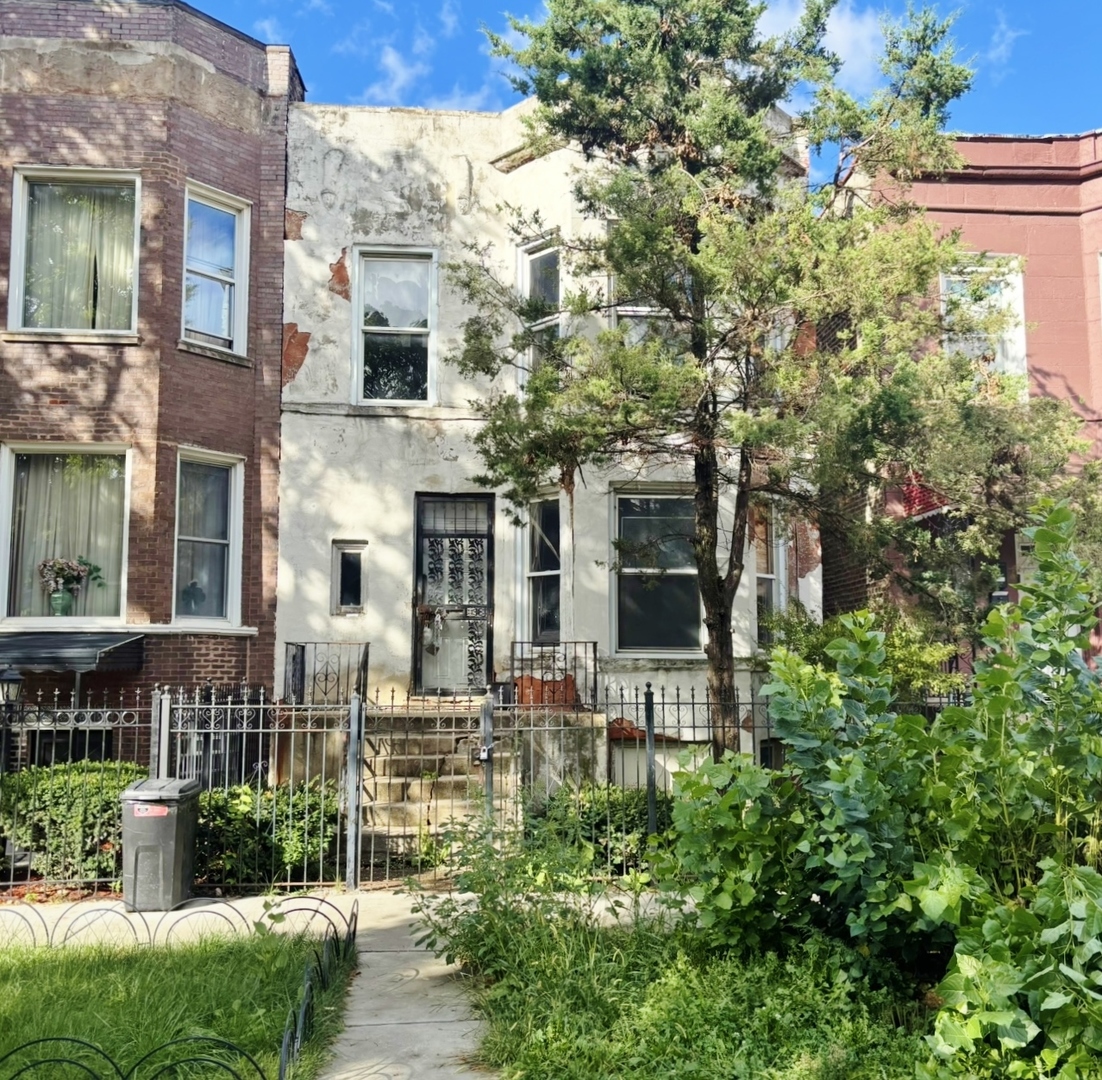 4018 W Polk Street, Chicago, IL 60624