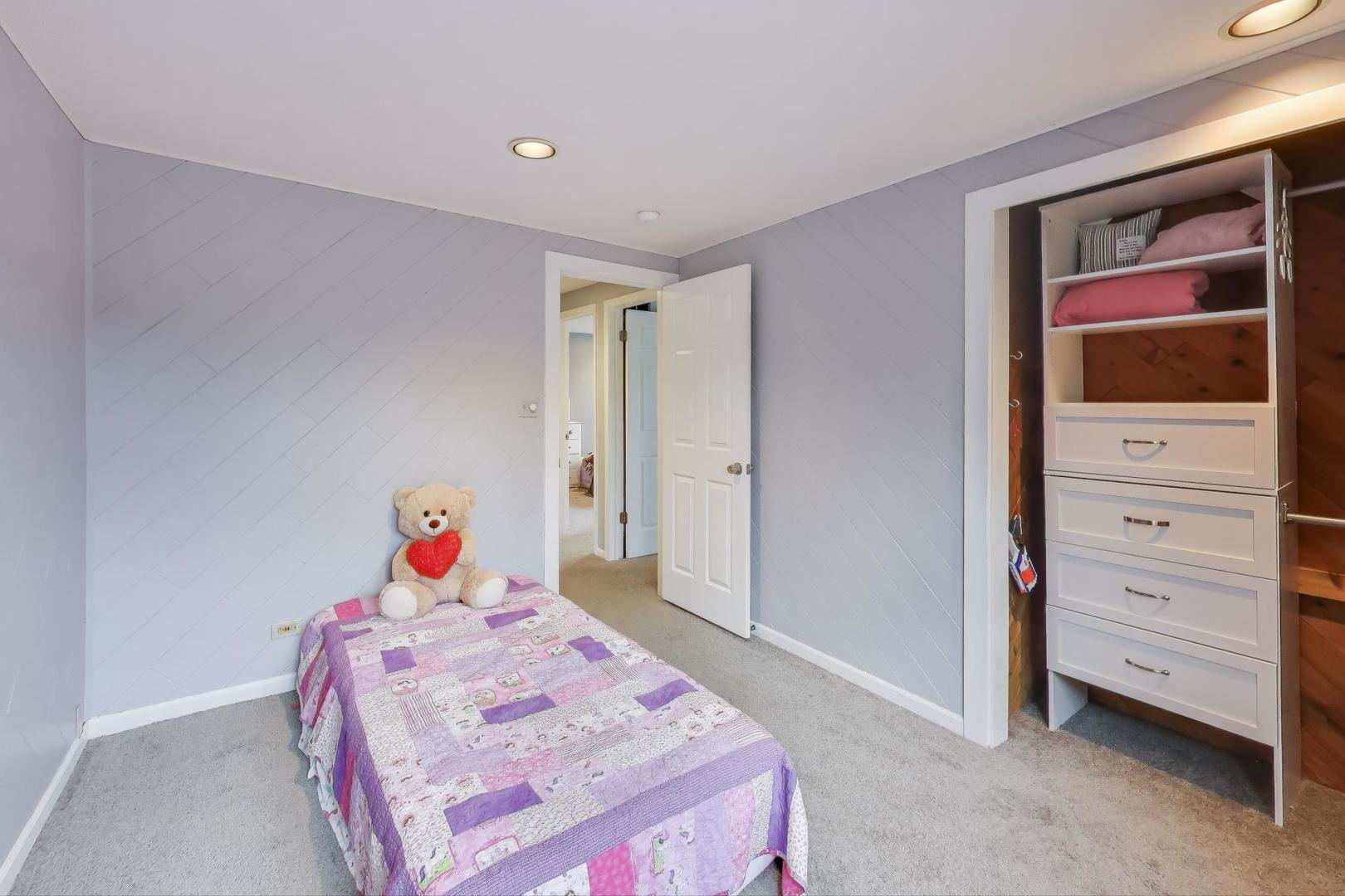 3537 Maple Leaf Drive, Glenview, IL 60026