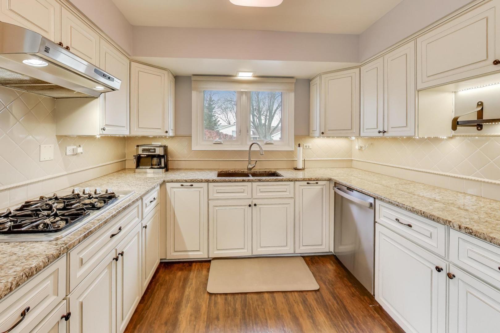 3537 Maple Leaf Drive, Glenview, IL 60026