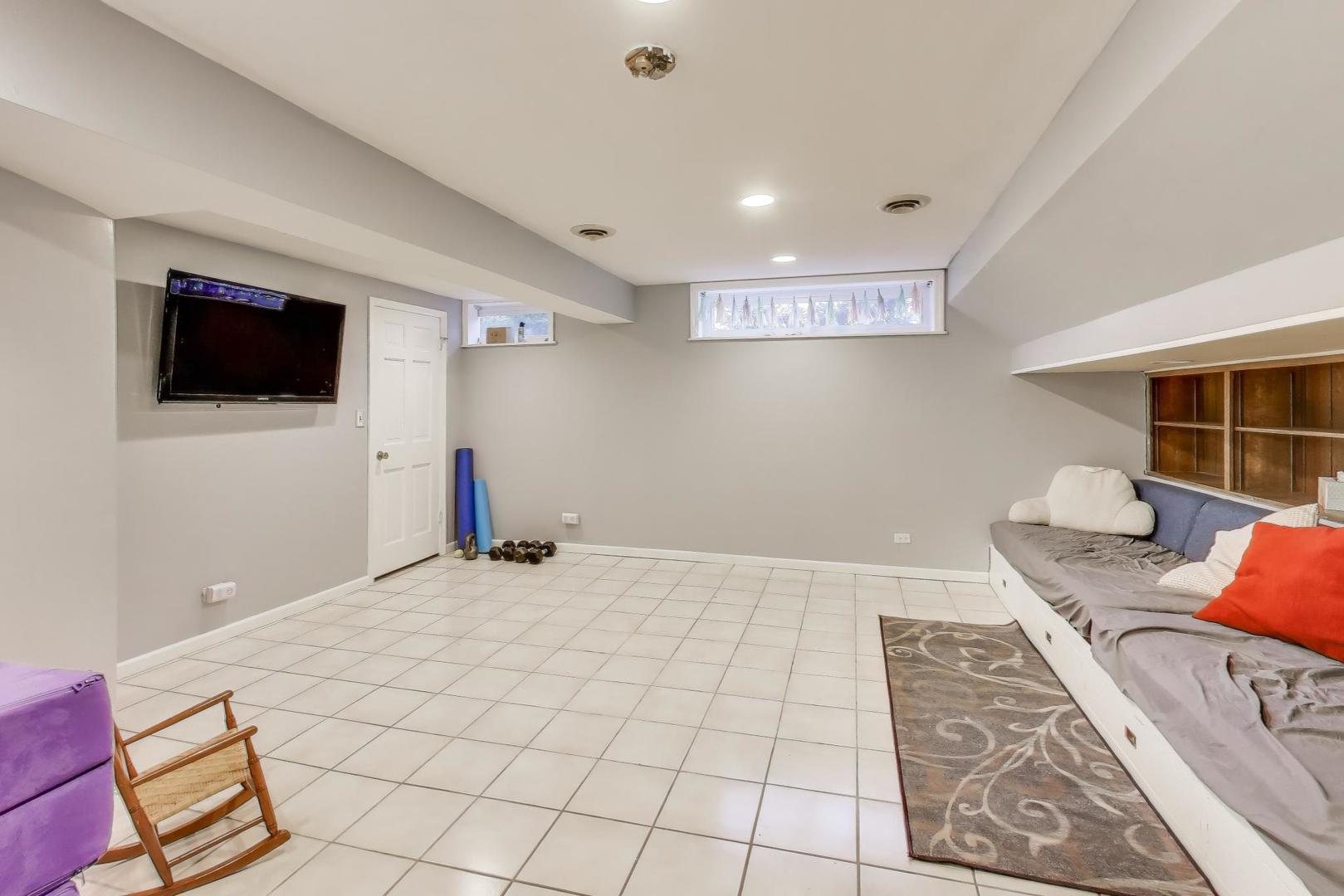 3537 Maple Leaf Drive, Glenview, IL 60026