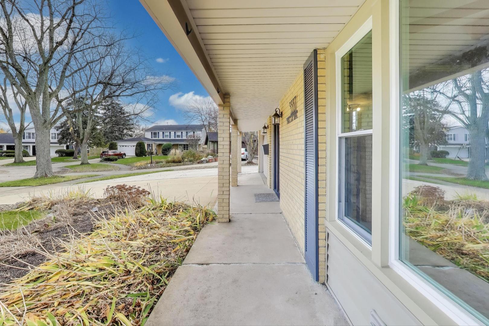 3537 Maple Leaf Drive, Glenview, IL 60026
