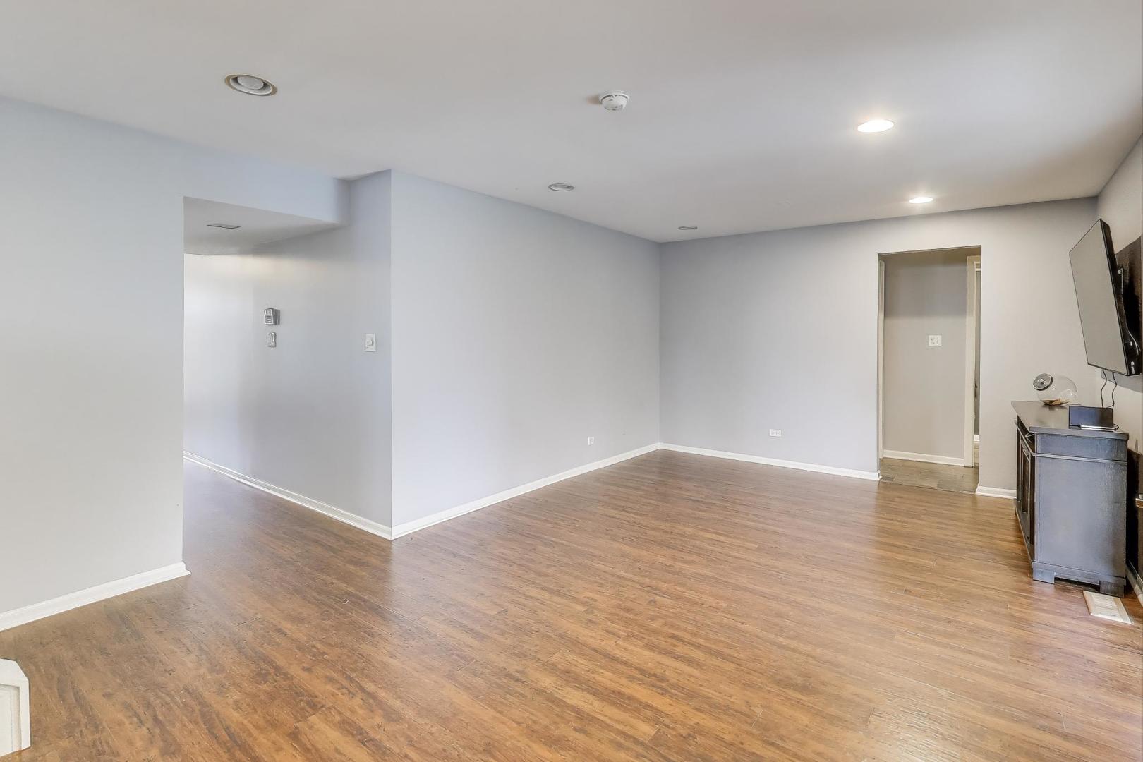 3537 Maple Leaf Drive, Glenview, IL 60026