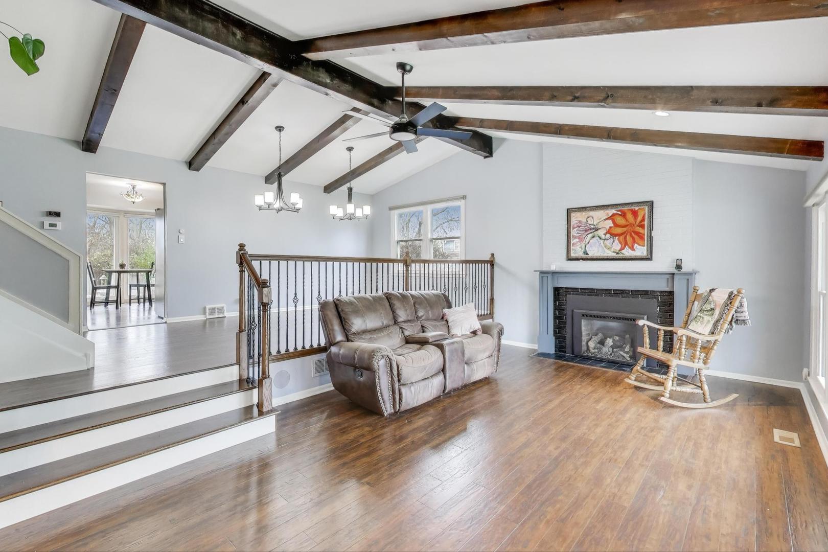 3537 Maple Leaf Drive, Glenview, IL 60026