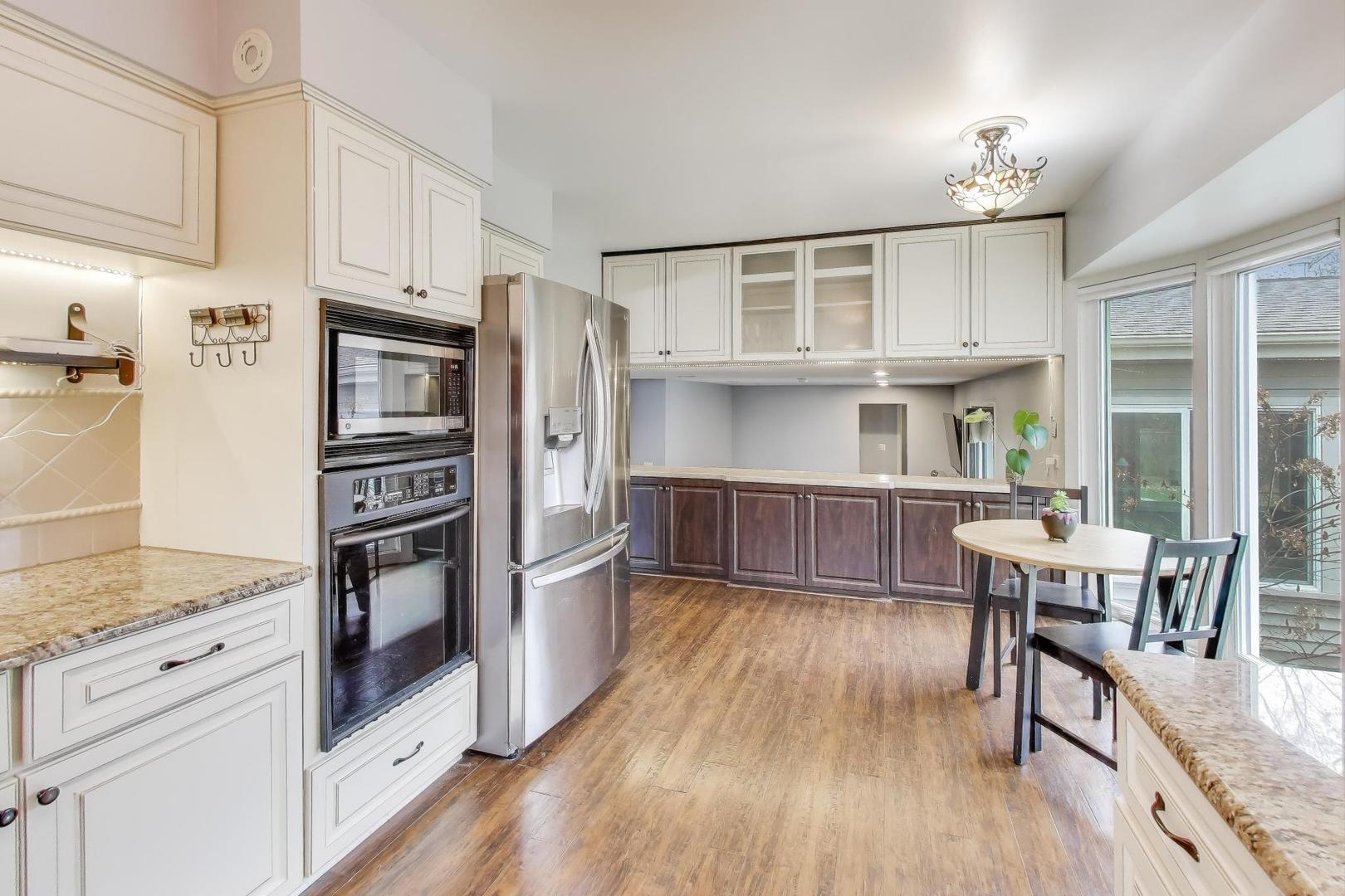 3537 Maple Leaf Drive, Glenview, IL 60026