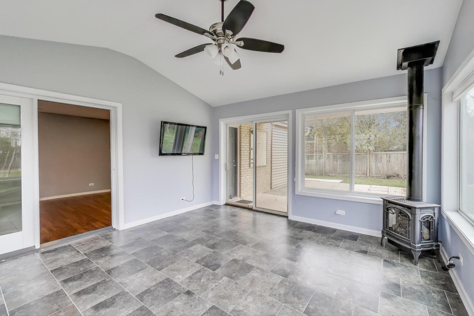 3537 Maple Leaf Drive, Glenview, IL 60026