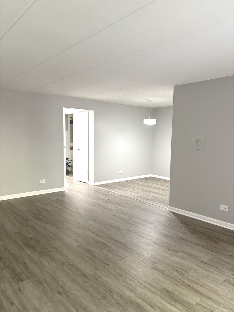 3955 W 104th Street #2B, Chicago, IL 60655