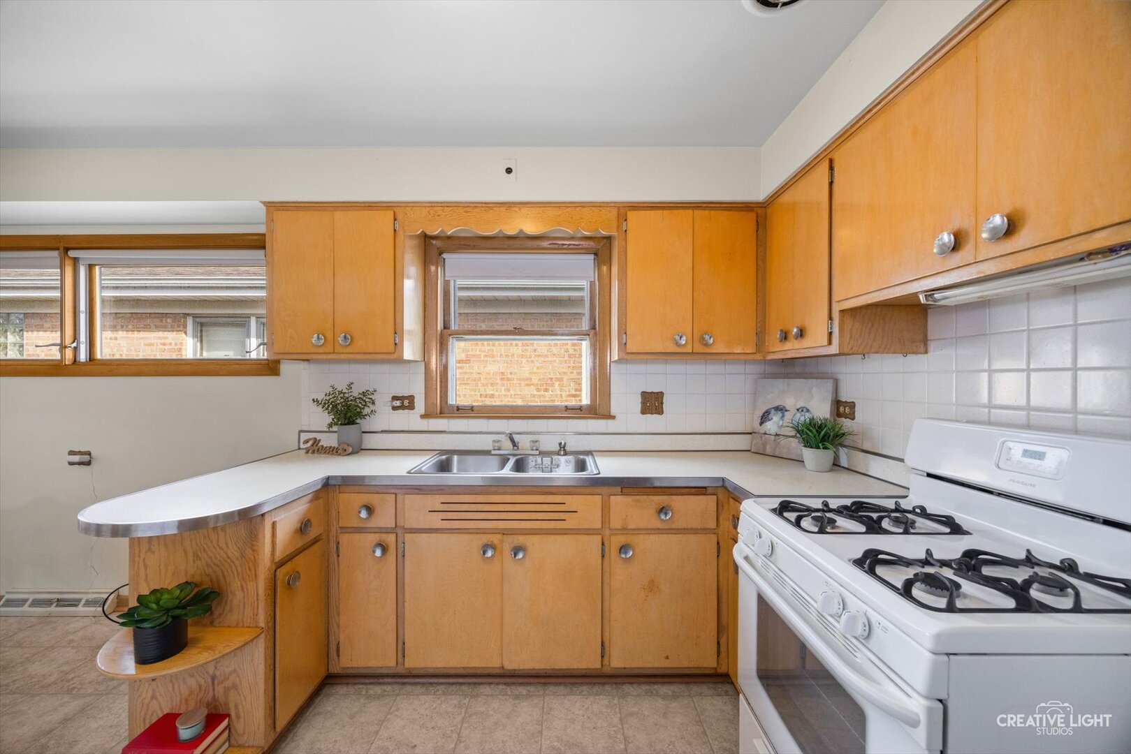 7657 W Gunnison Street, Norridge, IL 60706