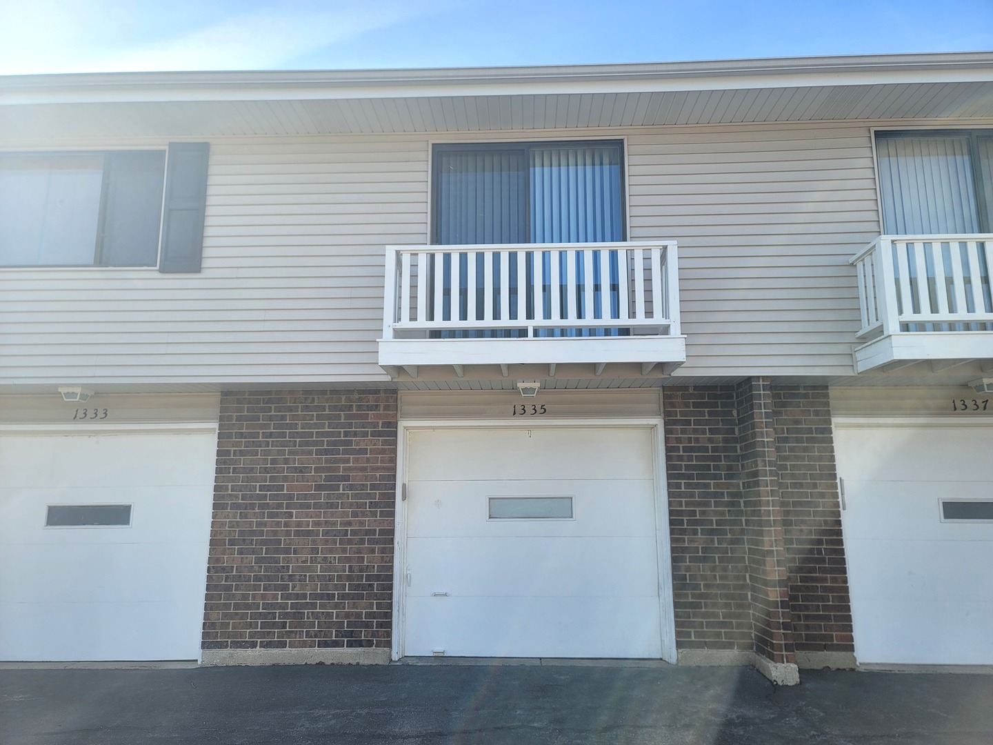 1335 FORESTDALE Court #1335, Schaumburg, IL 60193