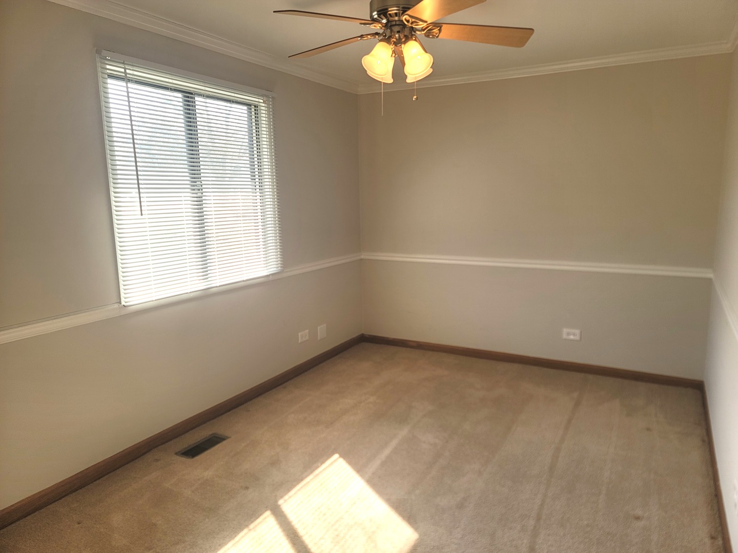 1335 FORESTDALE Court #1335, Schaumburg, IL 60193