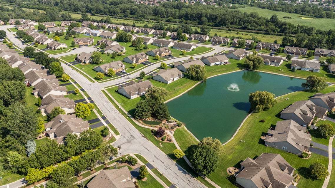 1390 Mackinaw Place, Schererville, IN 46375