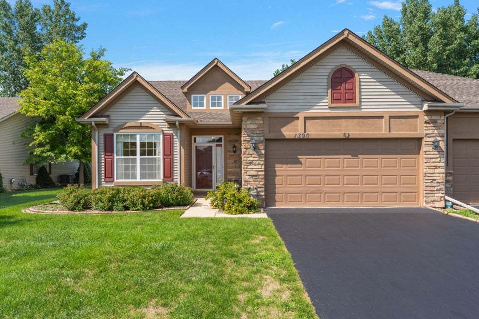 1390 Mackinaw Place, Schererville, IN 46375