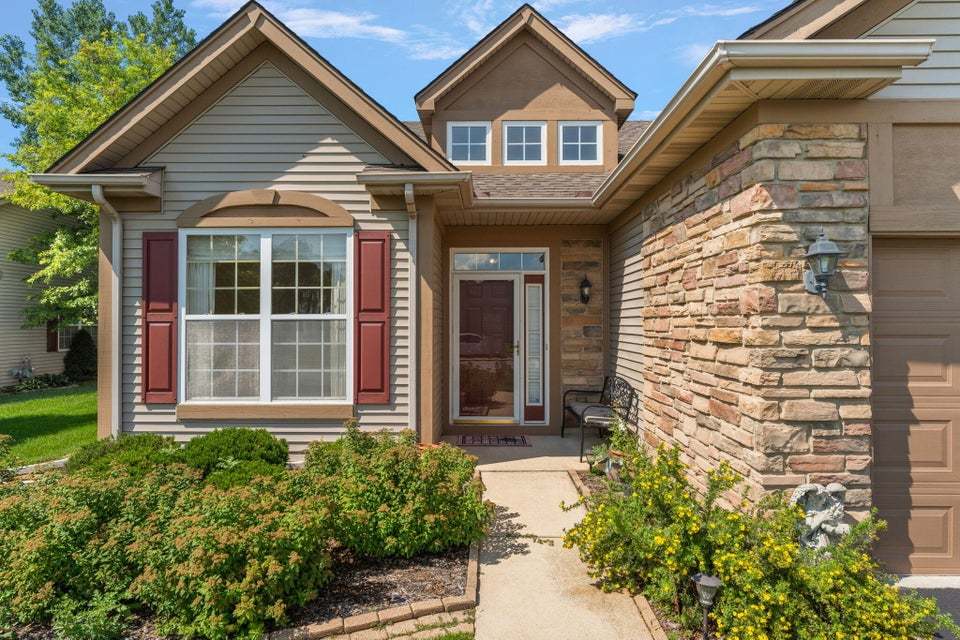 1390 Mackinaw Place, Schererville, IN 46375