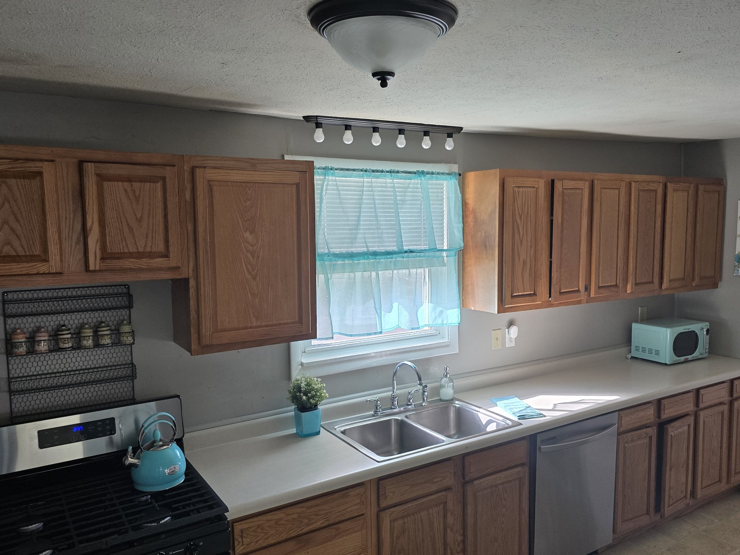 708 W Graham Street, Bloomington, IL 61701