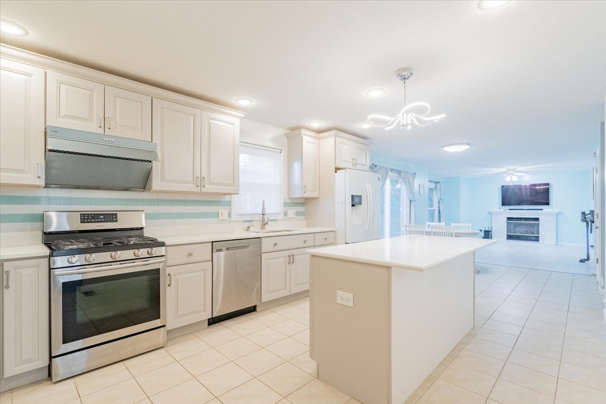 1314 Lismore Lane, Normal, IL 61761