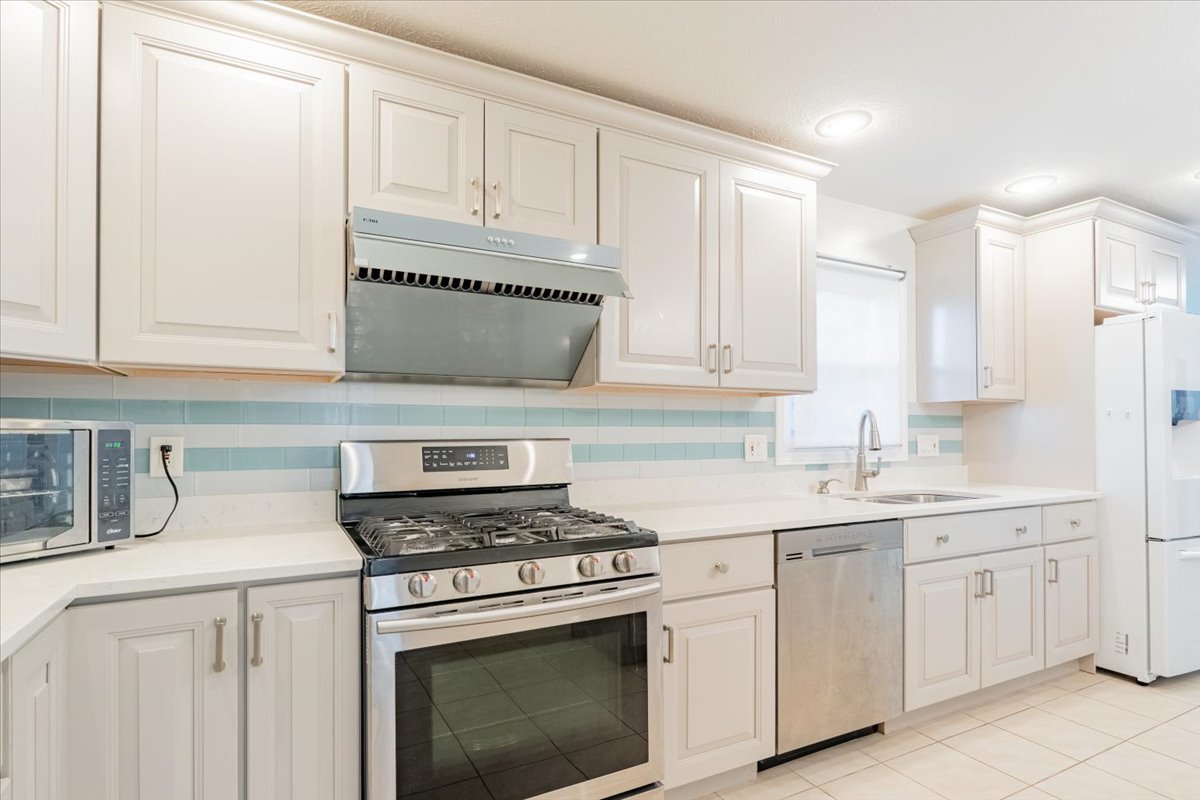 1314 Lismore Lane, Normal, IL 61761