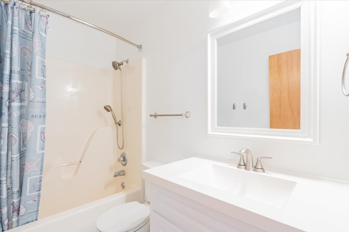 1314 Lismore Lane, Normal, IL 61761