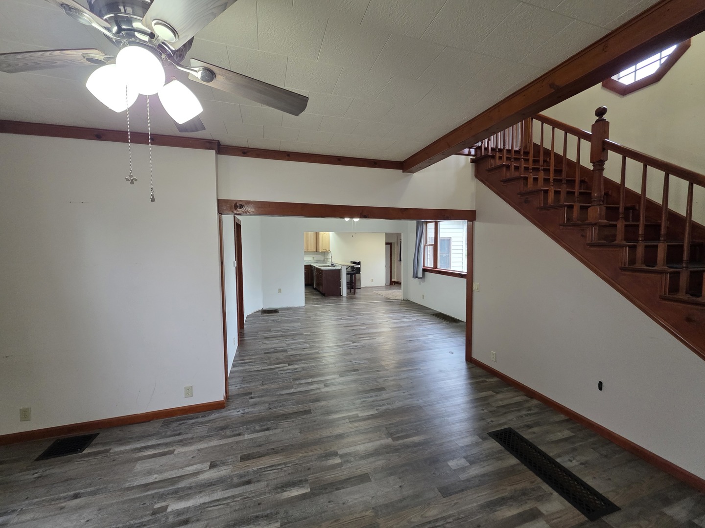 623 E Clay Street, Clinton, IL 61727