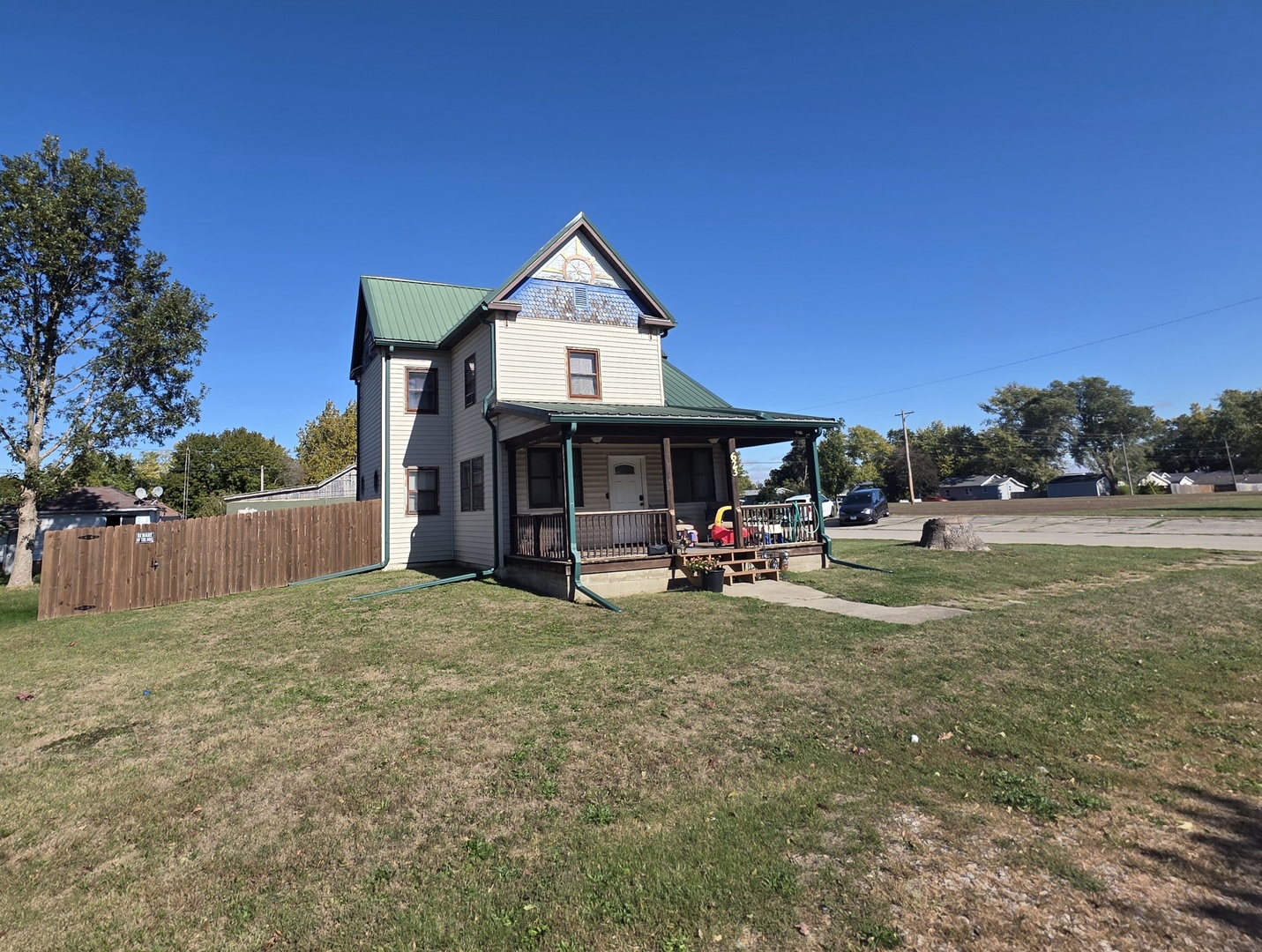 623 E Clay Street, Clinton, IL 61727