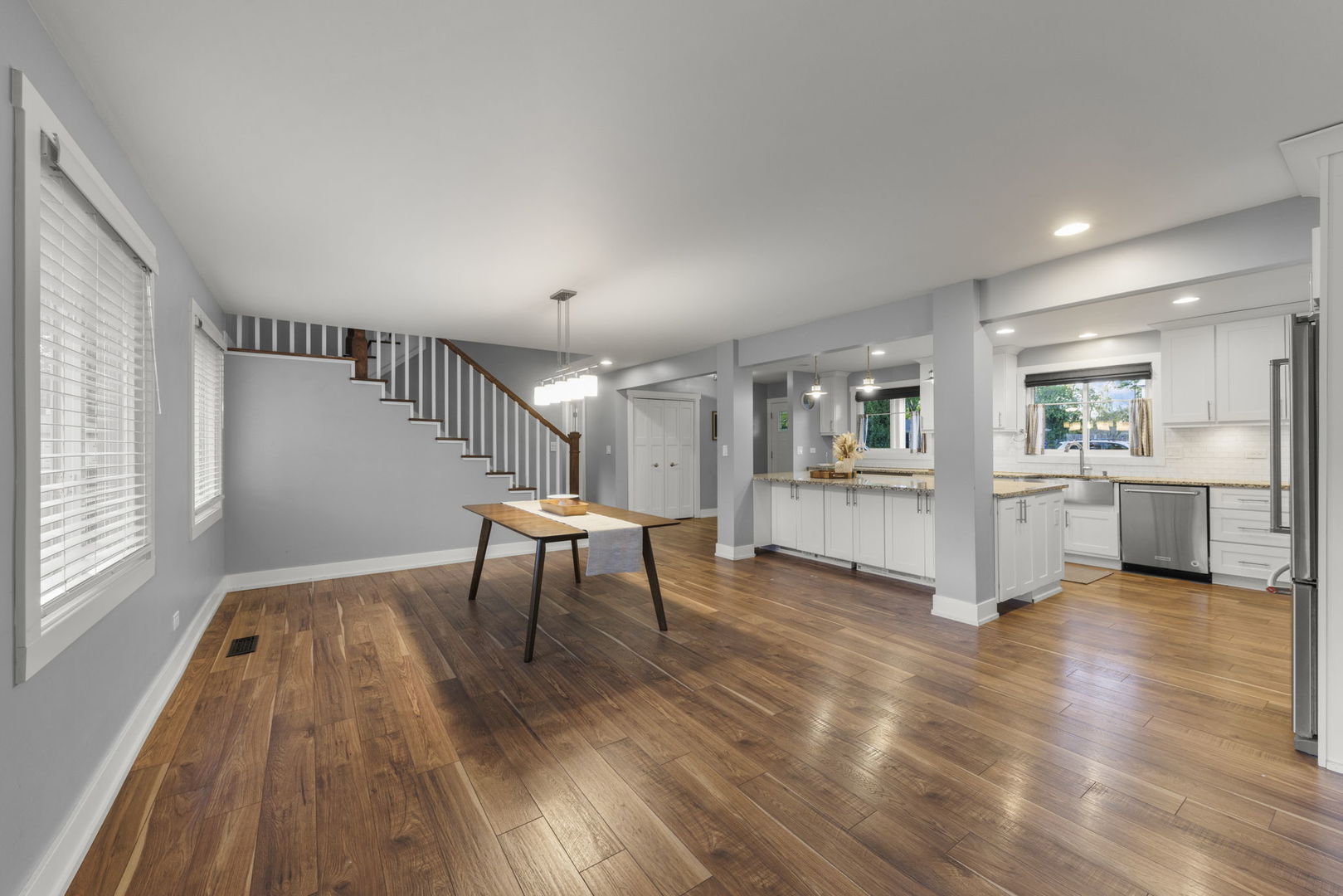 314 Brookside Circle, Wheaton, IL 60187
