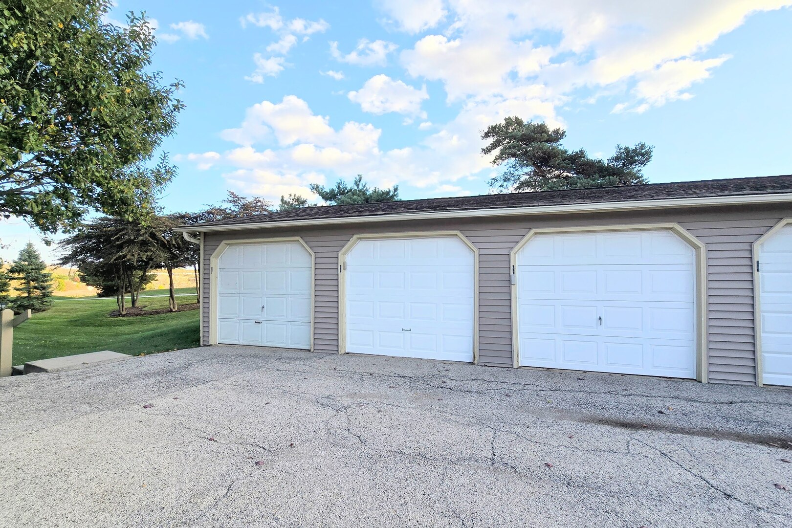 963 Taylor Drive, Gurnee, IL 60031