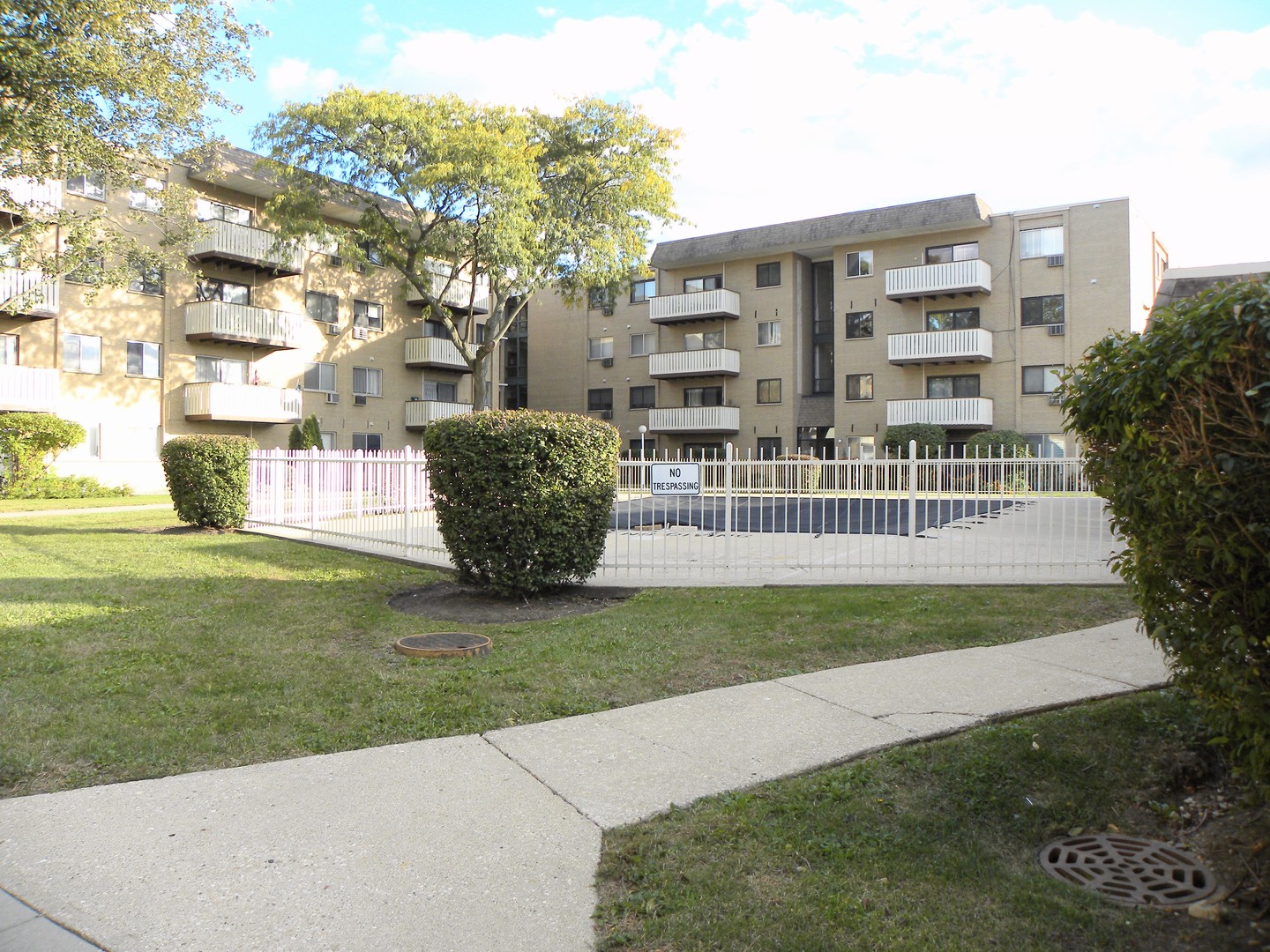 290 N Westgate Road #200, Mount Prospect, IL 60056