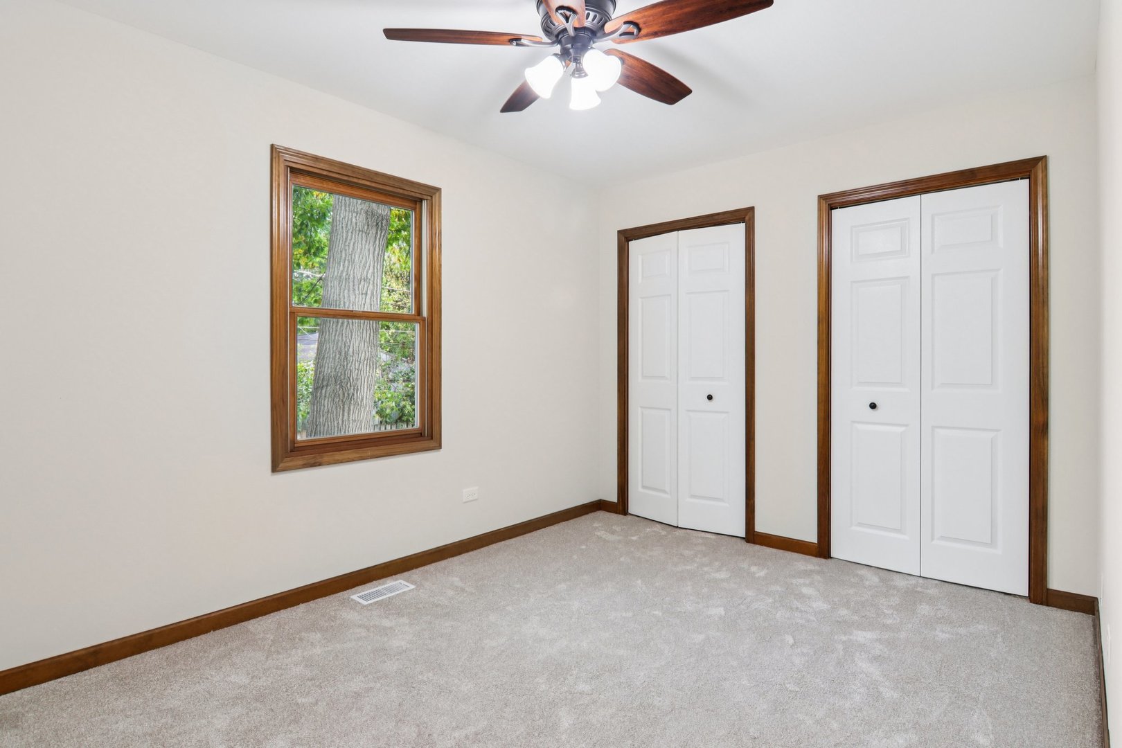 33611 N Idlewild Drive, Grayslake, IL 60030