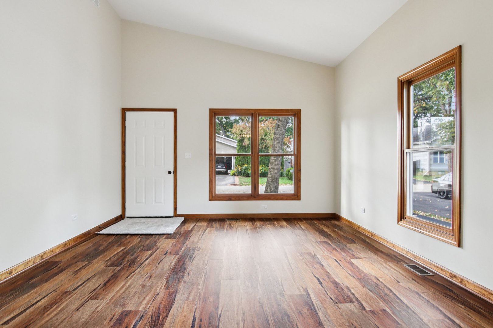 33611 N Idlewild Drive, Grayslake, IL 60030