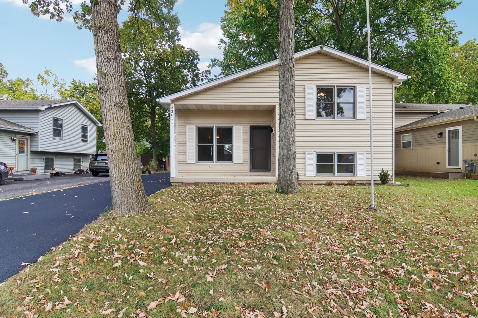 33611 N Idlewild Drive, Grayslake, IL 60030