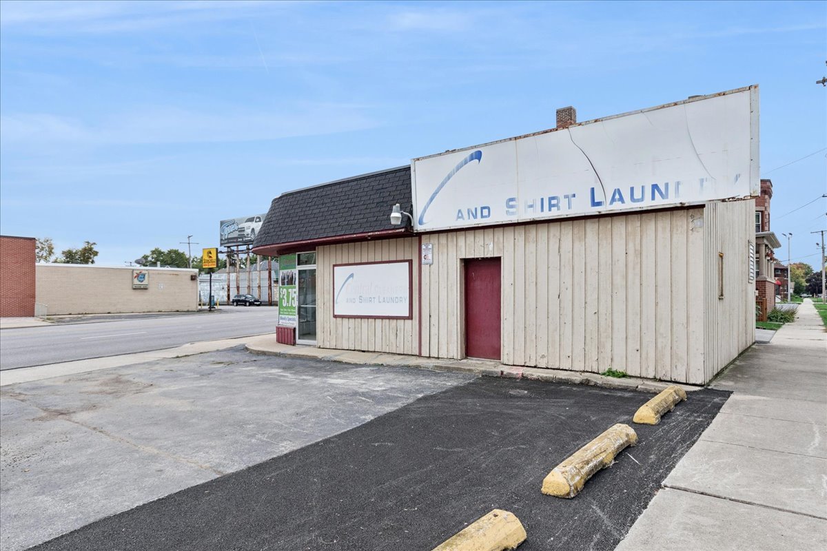 715 W Jefferson Street, Joliet, IL 60435
