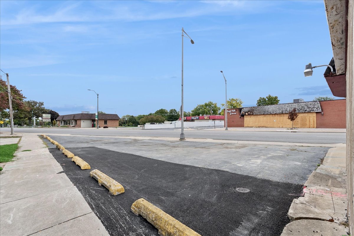 715 W Jefferson Street, Joliet, IL 60435