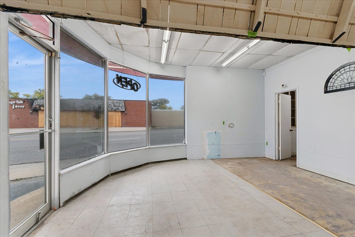 715 W Jefferson Street, Joliet, IL 60435