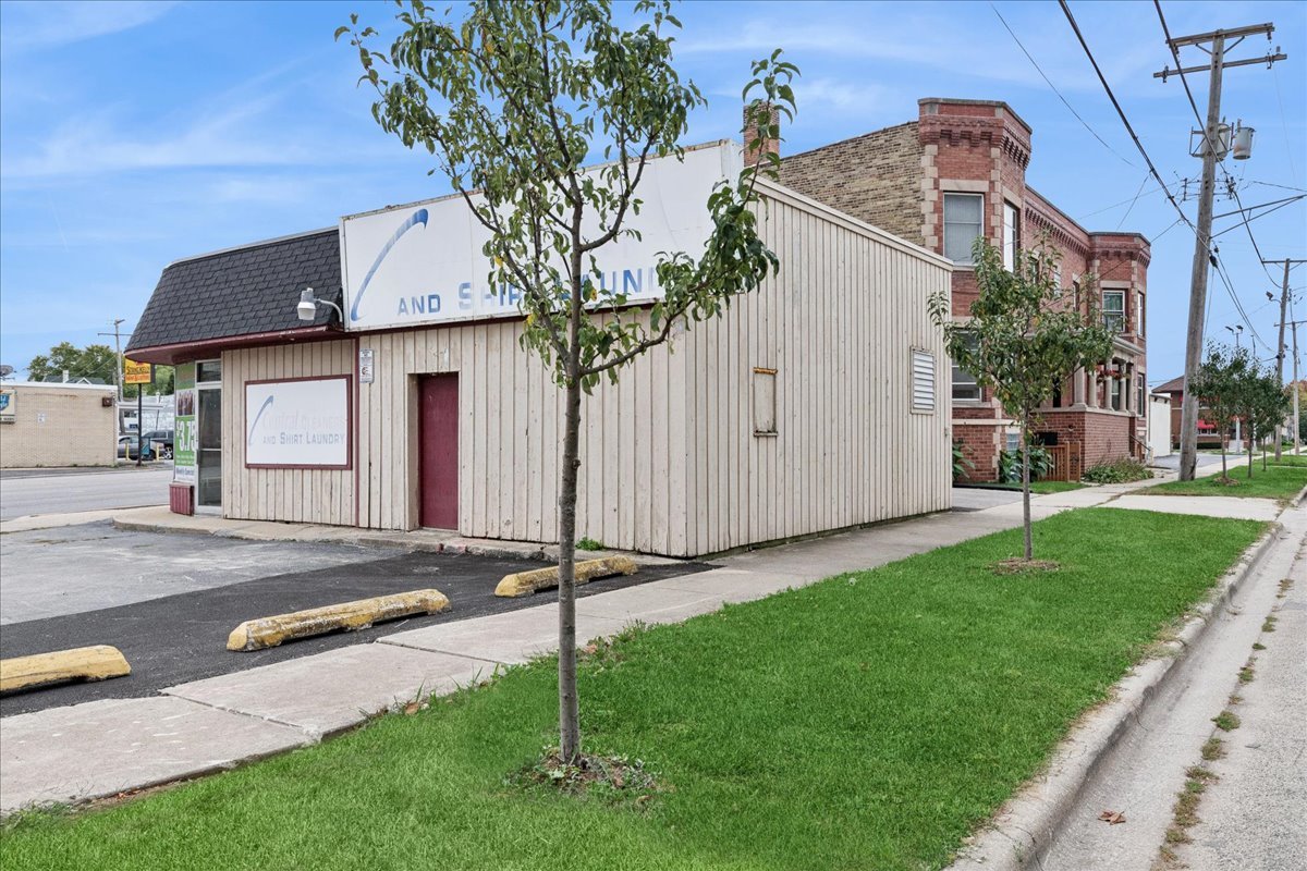 715 W Jefferson Street, Joliet, IL 60435