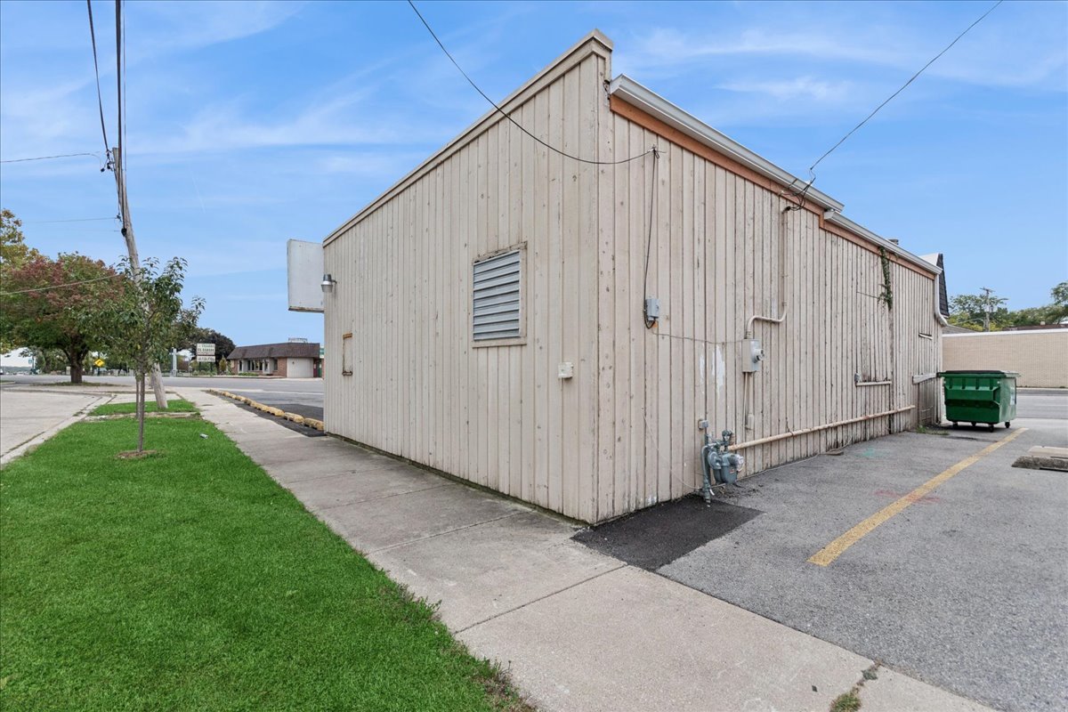 715 W Jefferson Street, Joliet, IL 60435