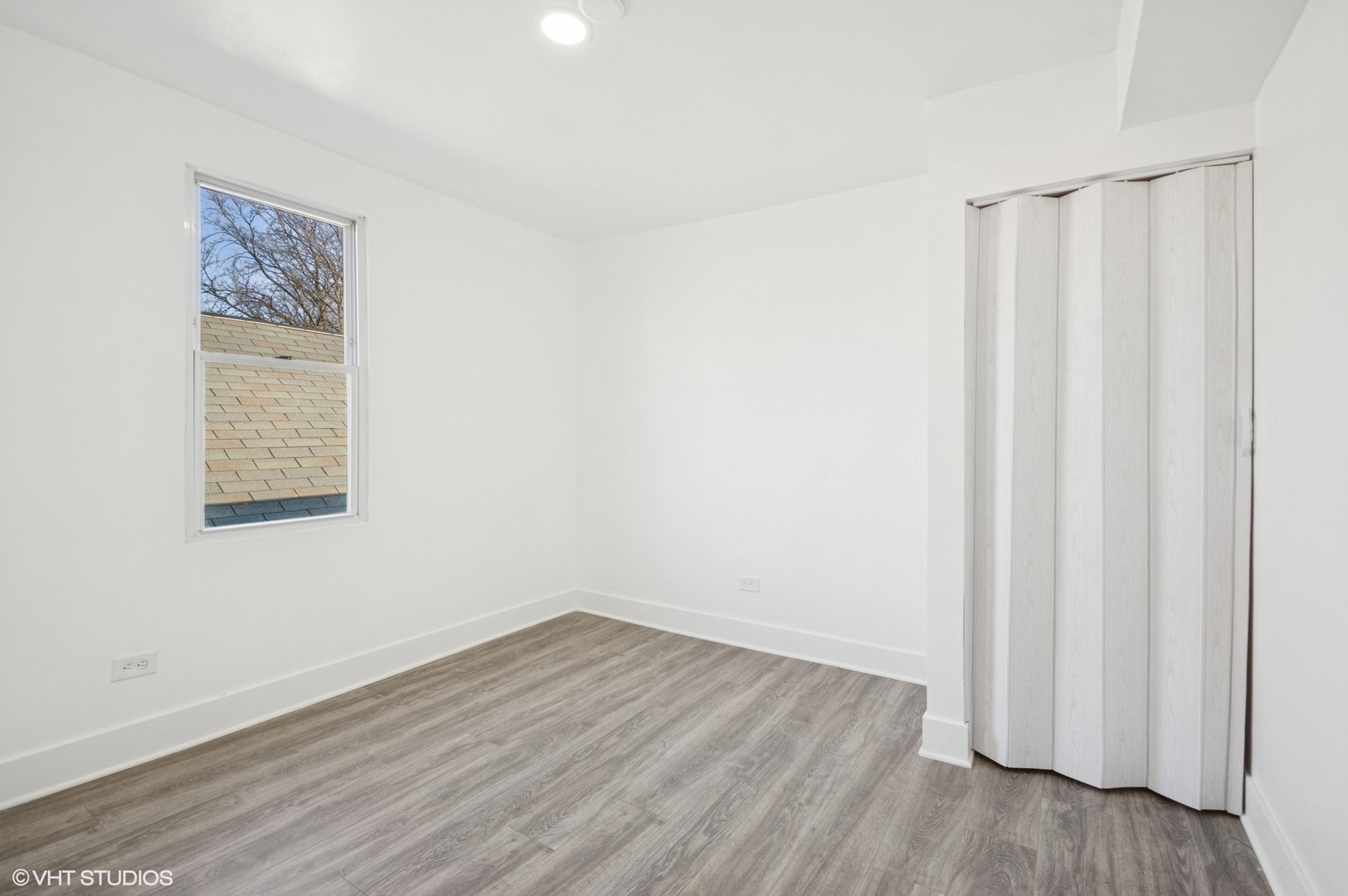 7049 S Damen Avenue, Chicago, IL 60636