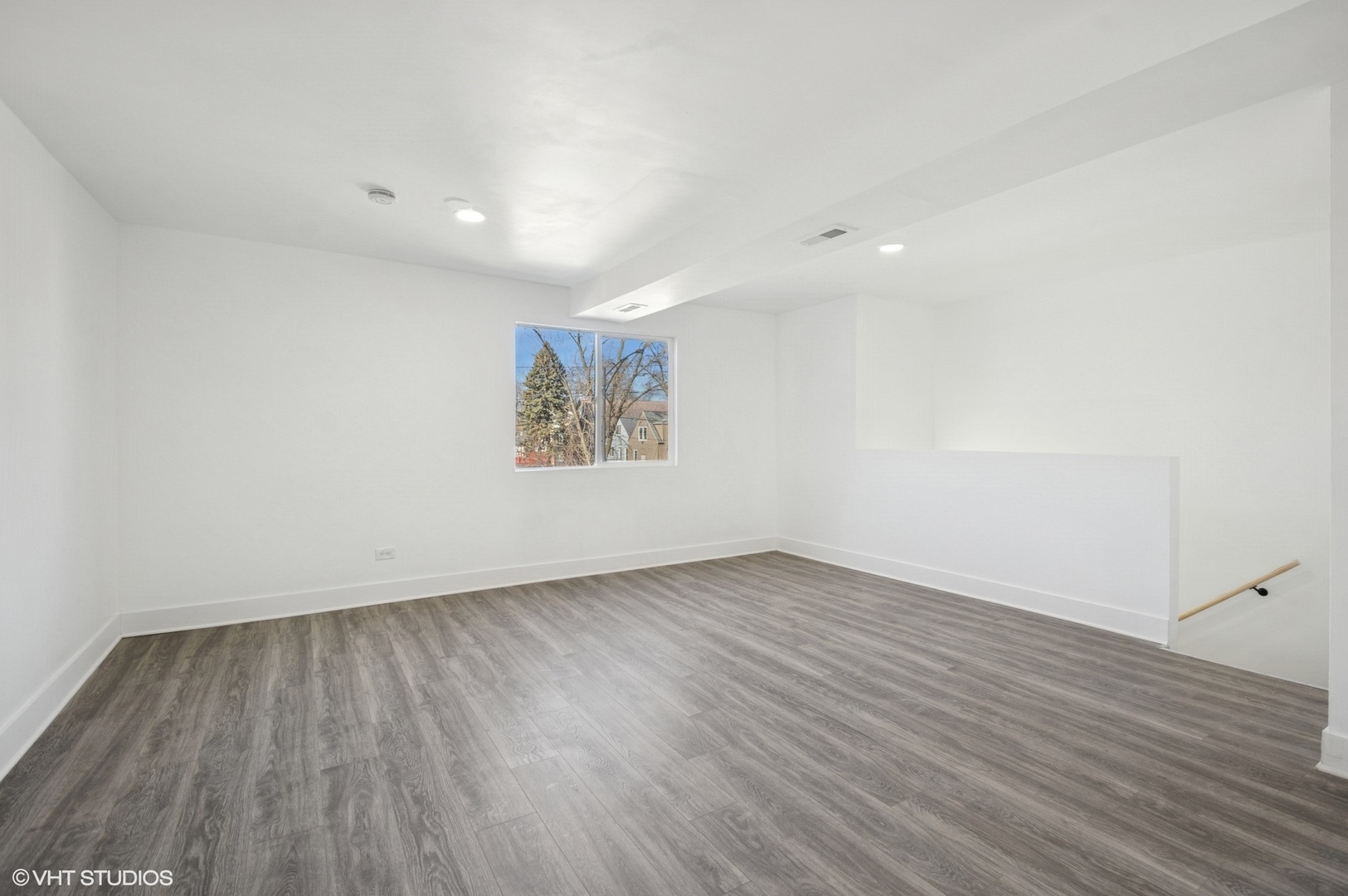 7049 S Damen Avenue, Chicago, IL 60636