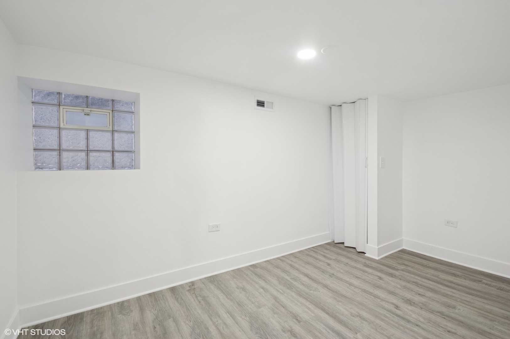 7049 S Damen Avenue, Chicago, IL 60636