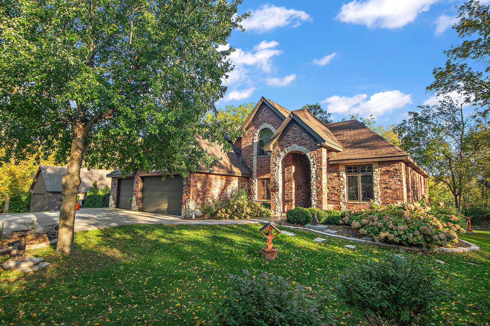 1110 Lakeside Drive, New Lenox, IL 60451