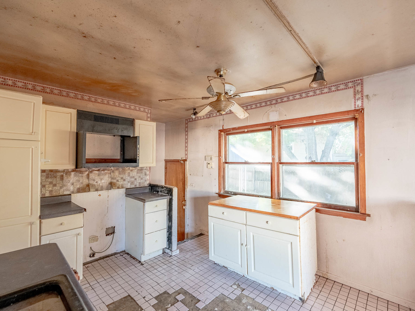 4439 S Lawler Avenue, Chicago, IL 60638