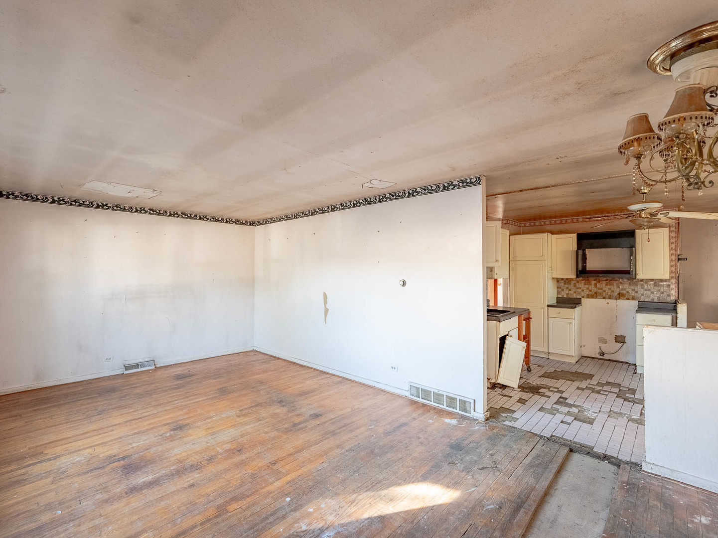 4439 S Lawler Avenue, Chicago, IL 60638