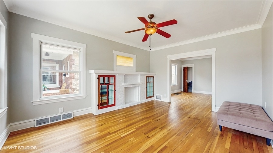 5041 W Fletcher Street, Chicago, IL 60641