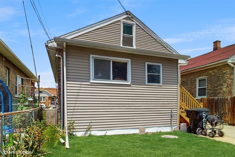 5041 W Fletcher Street, Chicago, IL 60641
