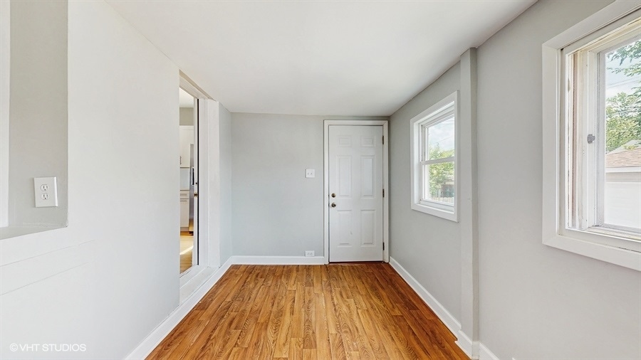 5041 W Fletcher Street, Chicago, IL 60641