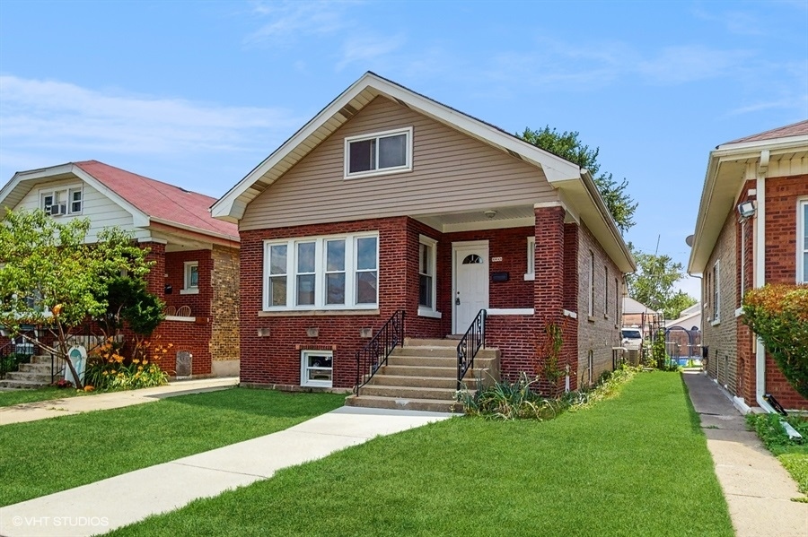 5041 W Fletcher Street, Chicago, IL 60641