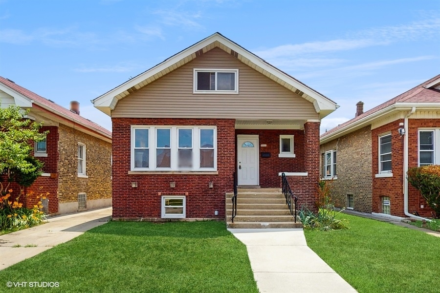 5041 W Fletcher Street, Chicago, IL 60641