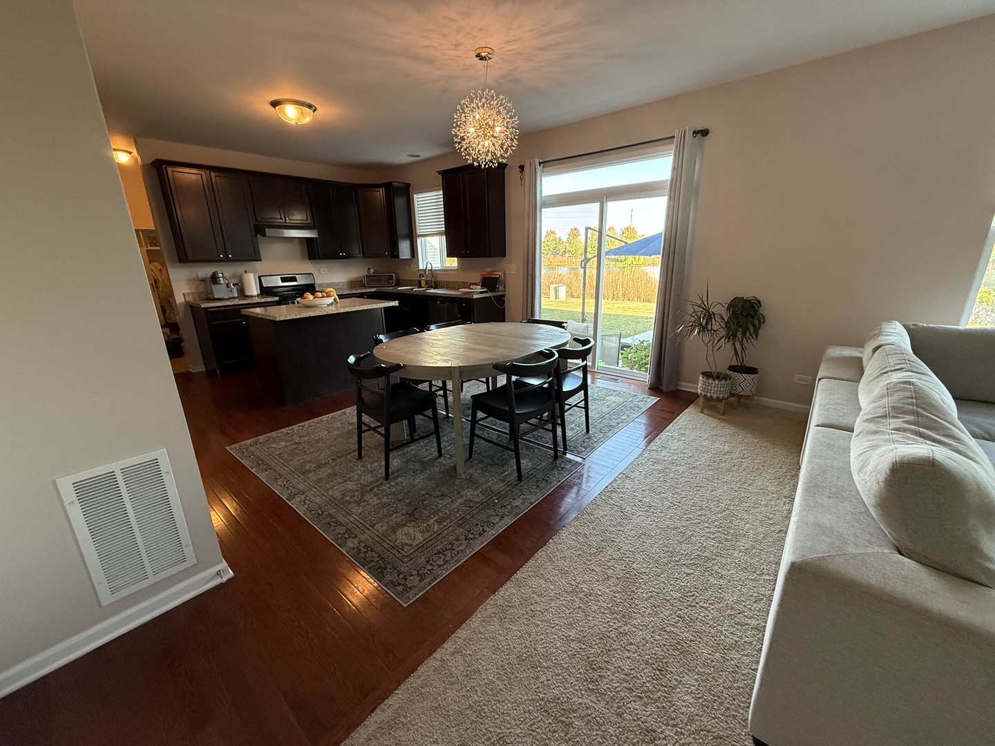 2572 Retreat Circle, Lisle, IL 60532
