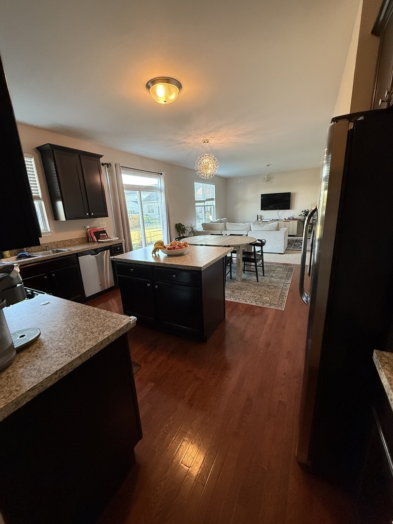 2572 Retreat Circle, Lisle, IL 60532