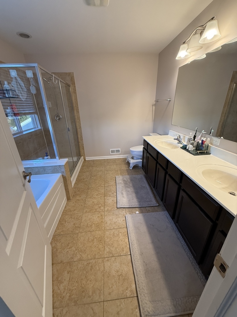 2572 Retreat Circle, Lisle, IL 60532