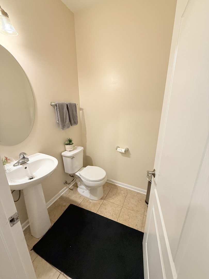 2572 Retreat Circle, Lisle, IL 60532