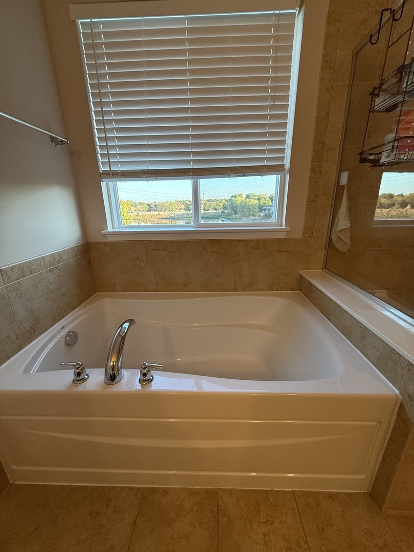2572 Retreat Circle, Lisle, IL 60532